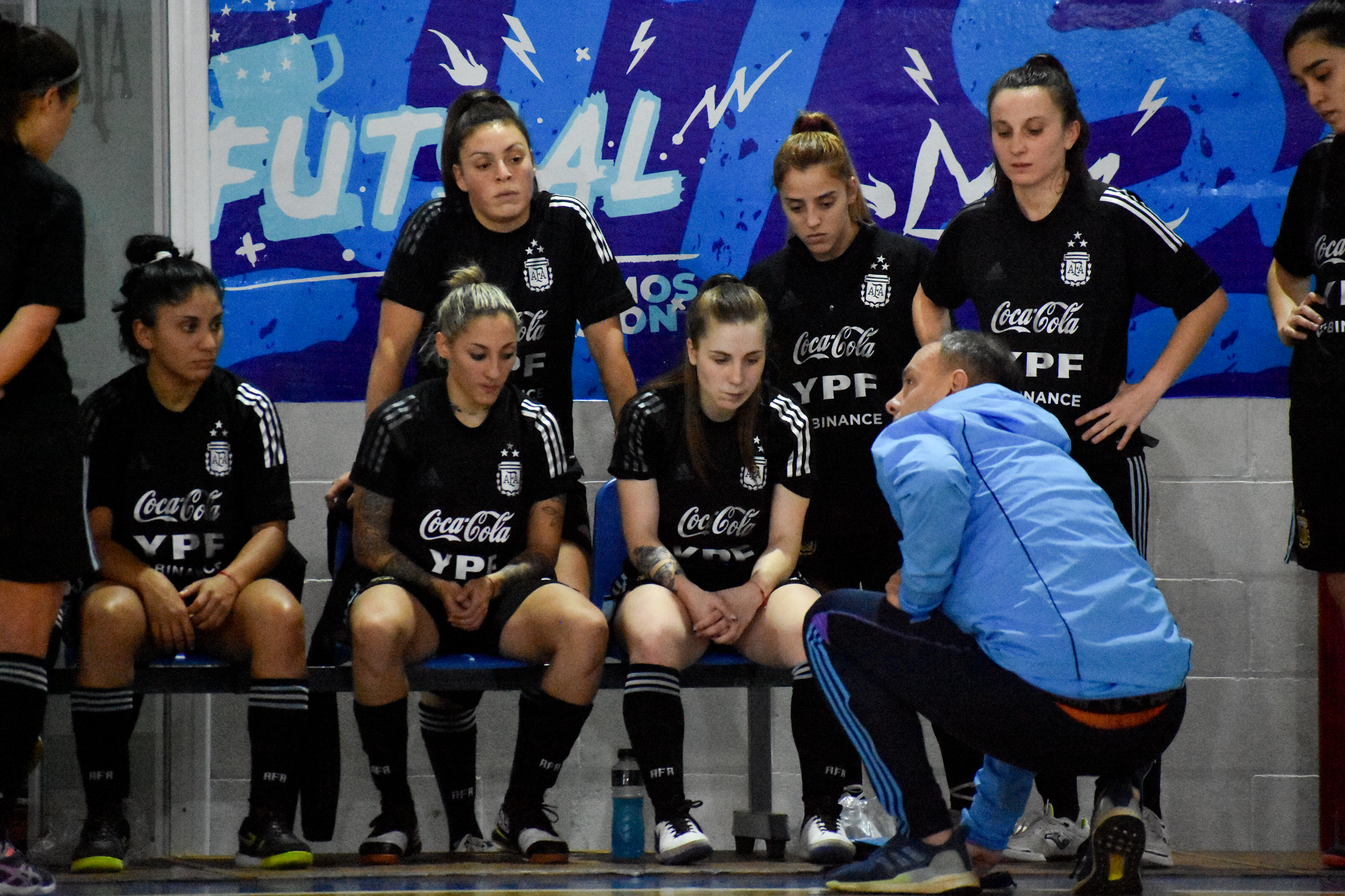 La Selección femenina de futsal completó su semana con un amistoso frente a juveniles masculinos