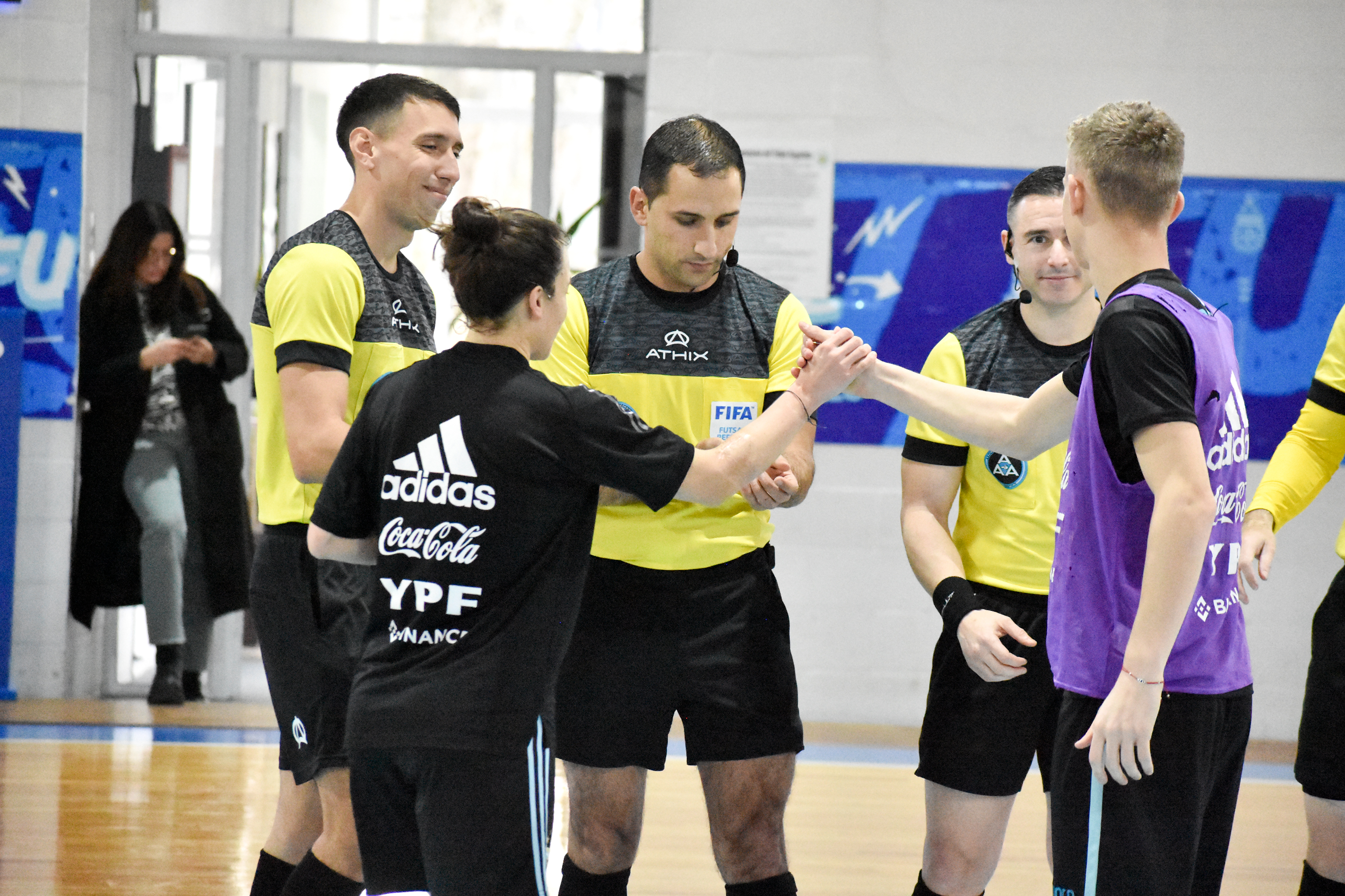 La Selección femenina de futsal completó su semana con un amistoso frente a juveniles masculinos